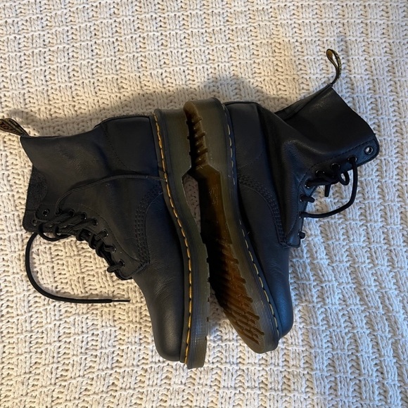 Doc Martens soft leather boots - Picture 2 of 2
